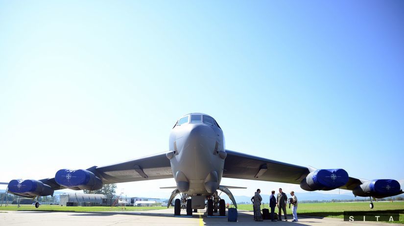 SIAF 2016, lietadlo, bombardér, bombardér B-52,