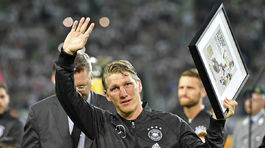 VIDEO: Basti sa lúčil s národným dresom. Pred zápasom sa rozplakal