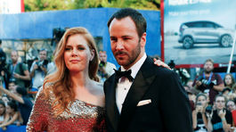 Herečka Amy Adams a režisér Tom Ford prišli na premiéru spoločne.