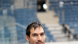 Hrdý Indián Cheechoo v detstve lovil ryby. V NHL poľoval na góly