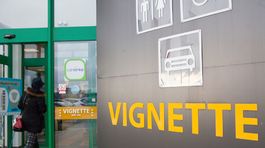 Vodiči si majú priplatiť za diaľničné známky