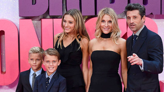 Herec Patrick Dempsey priviedol na premiéru...