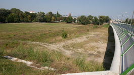 Zatieni najstarší verejný park v strednej Európe mrakodrap?