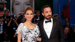 Režisér Pablo Larrain pózuje s herečkou Natalie...