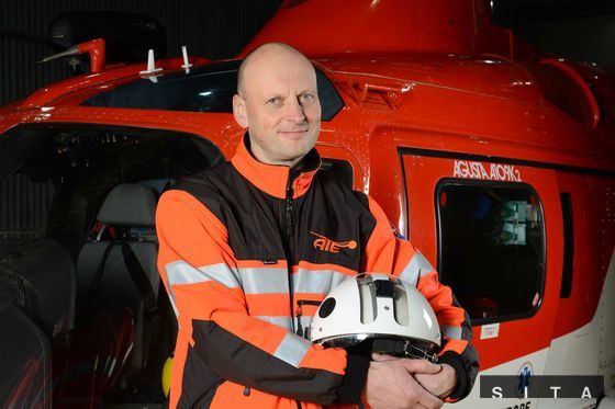 Člen posádky havarovaného vrtuľníka Bell 429,...