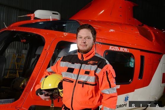 Člen posádky havarovaného vrtuľníka Bell 429,...