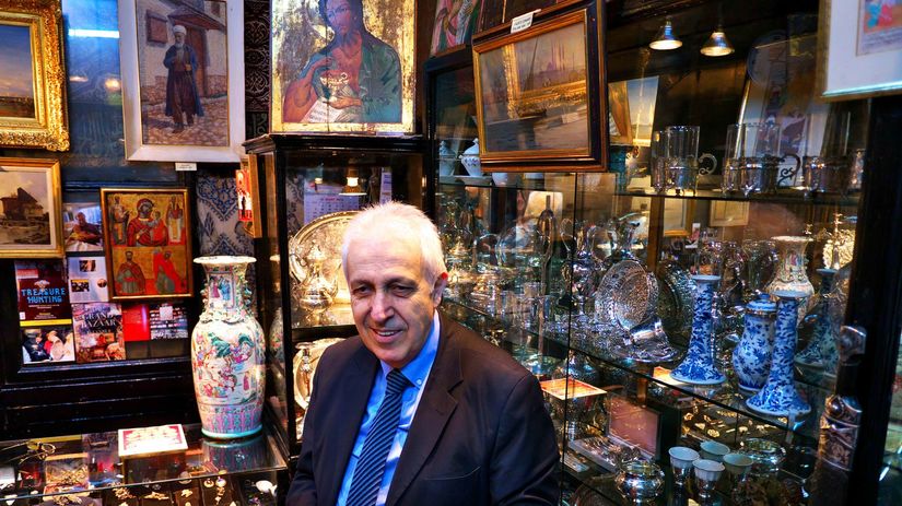 V najstaršom stále funkčnom obchode na Grand...