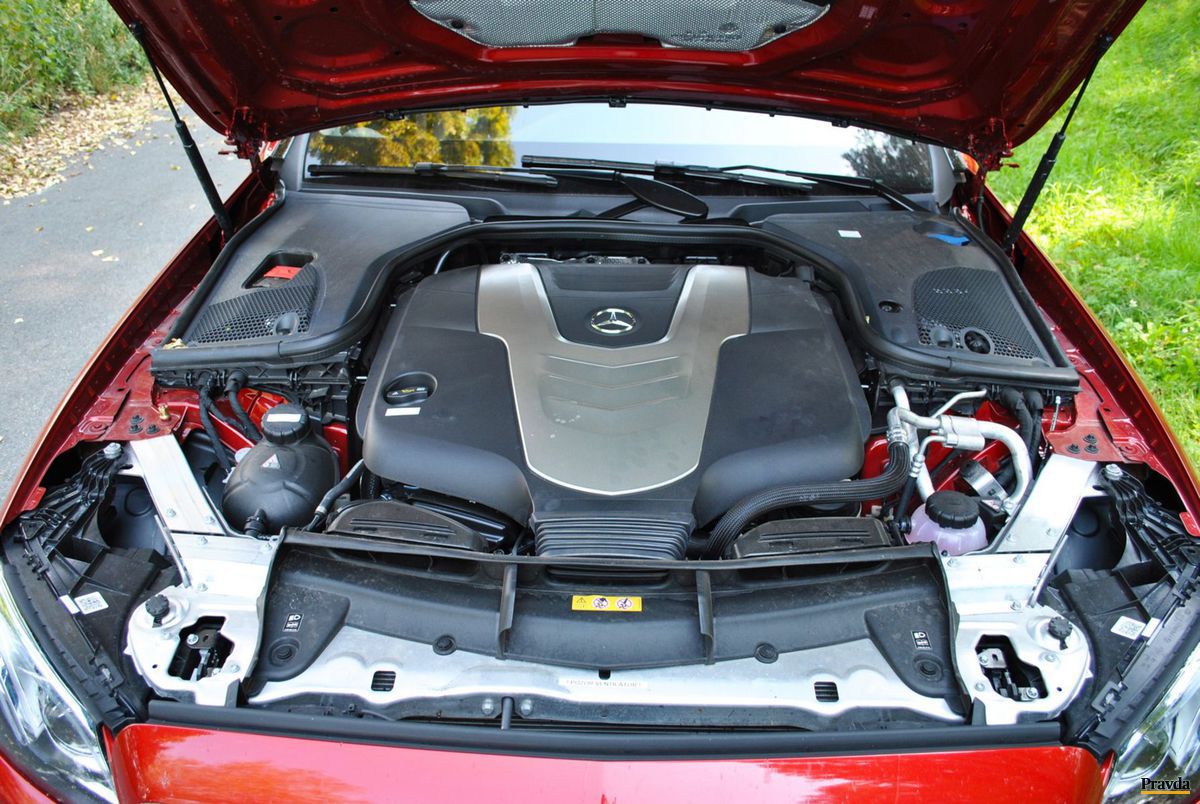 Motor ako sa patrí. Šesťvalec s valcami...