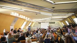 Spor na výbore pre ľudské práva o to, či dievčatá zneužíval klient, alebo zamestnanec