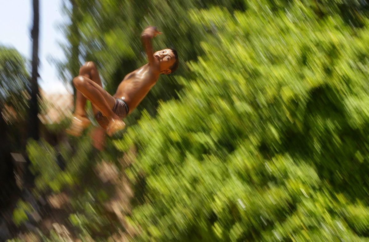 chlapec, skok, skákanie, Kambodža