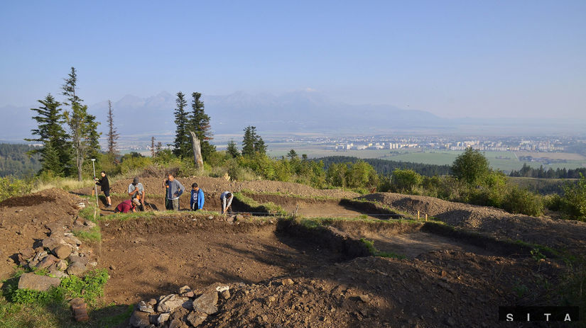 Pohľad na miesto archeologického výskumu v...
