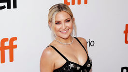 Hudson to má rada odhalené. V Toronte ukázala, čo skrýva pod šatami