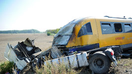 Po zrážke vlaku a kamióna pri Veľkom Mederi vyše 30 zranených