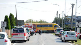 V bratislavskej Vrakuni sa zrazil vlak RegioJetu a osobné auto