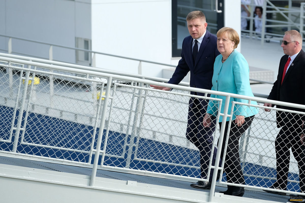 Nemecká kancelárka Angela Merkelová a slovenský...