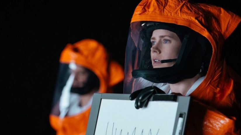 Amy Adamsová v sci-fi dráme Arrival (Prvý...