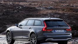 Volvo V90 Cross Country: Terénny 'kombík' má podvozok ako SUV