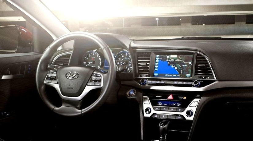 Sedan nižšej strednej triedy je najlacnejším...