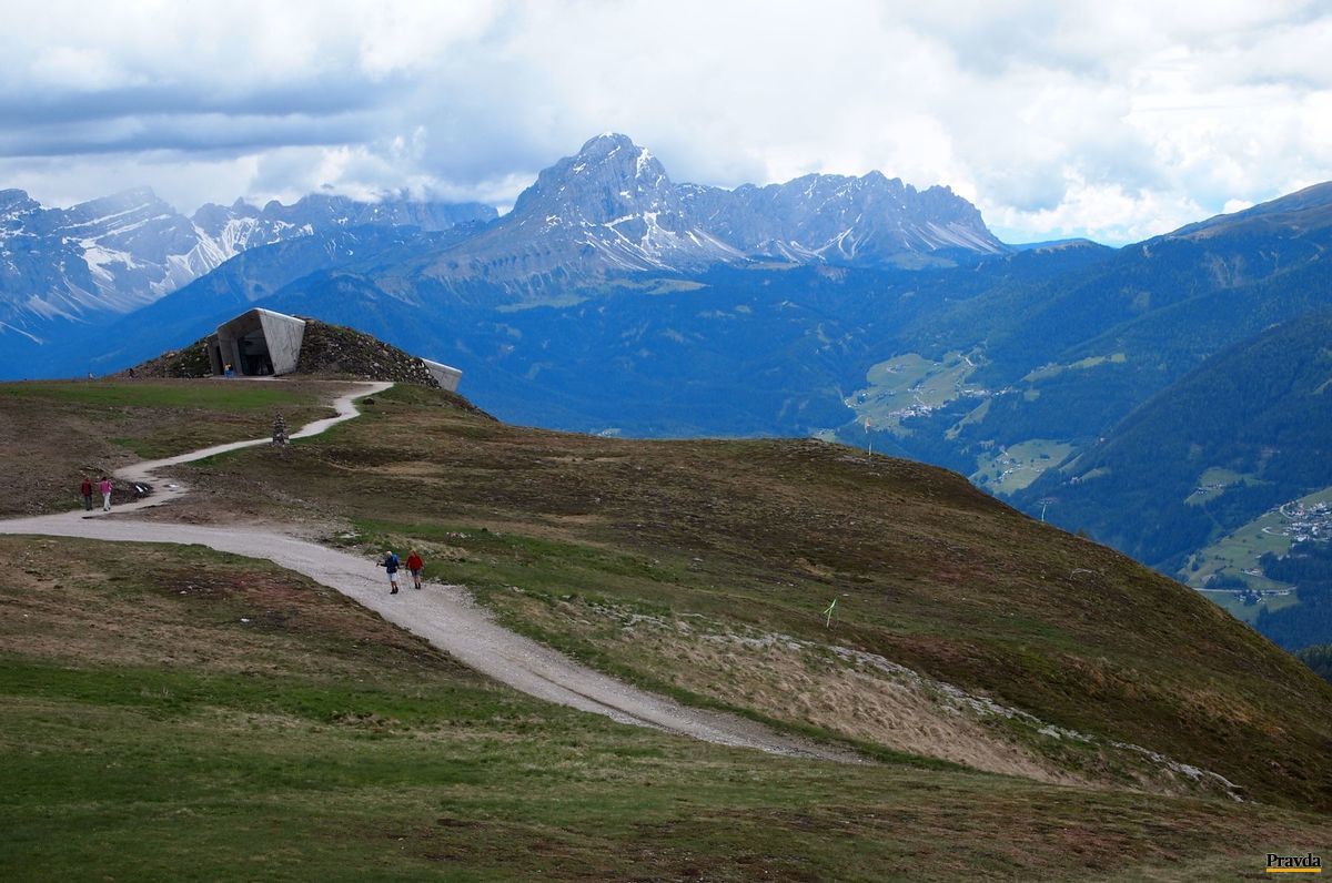 Počas výstavby vykopali 4000 m2 a skál.