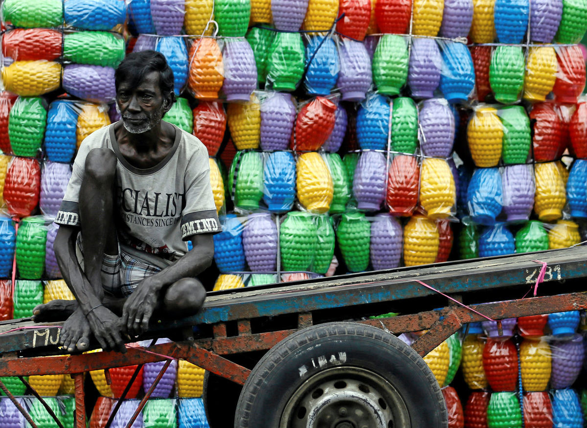 Srí Lanka, obchodník, plastové džbány