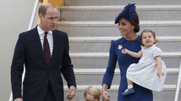 Britský kráľovský pár dorazil na štátnu návštevu Kanady - princ William a jeho manželka Catherine vzali aj obe deti. 