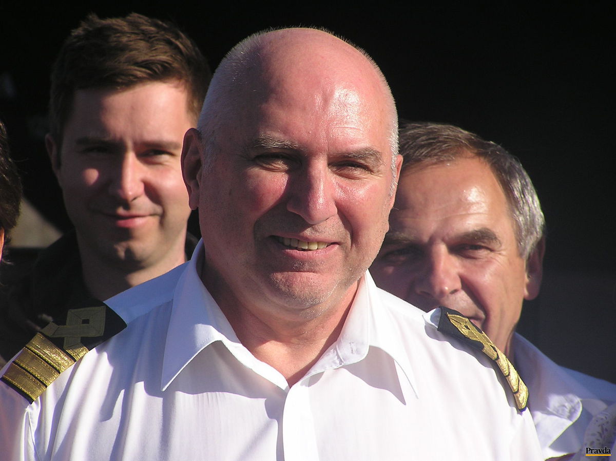 Kapitán Valentin Davydjanc.