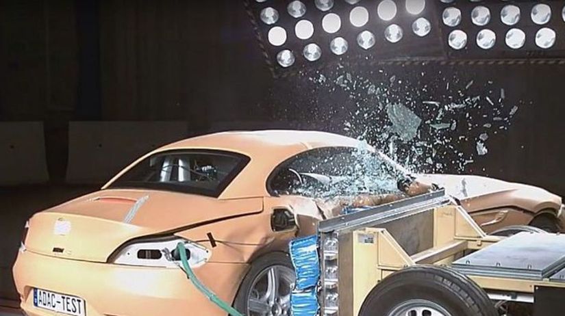 Podobné slabiny ukázal aj roadster BMW Z4.