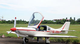 Pri Prievidzi havarovalo lietadlo, pilot sa katapultoval