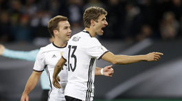 Česi prehrali v Nemecku vysoko 0:3. Poliaci zdolali silné Dánsko 3:2