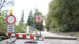 Ľudia sa ocitli v zajatí dvoch uzávierok