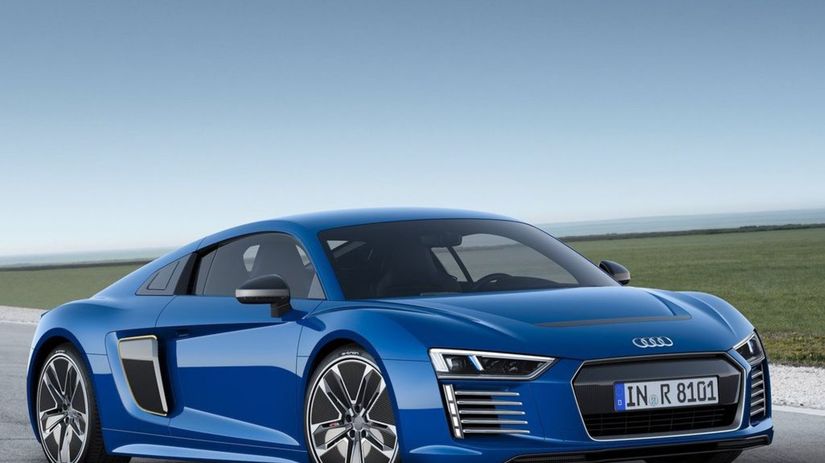 Audi R8 e-tron poháňali dva elektromotory so...