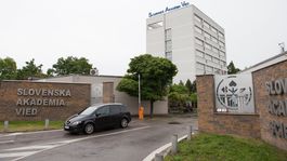 Chaos okolo reformy, SAV je pred zrútením