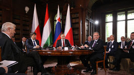 Kiska sa postavil proti prezidentom V4