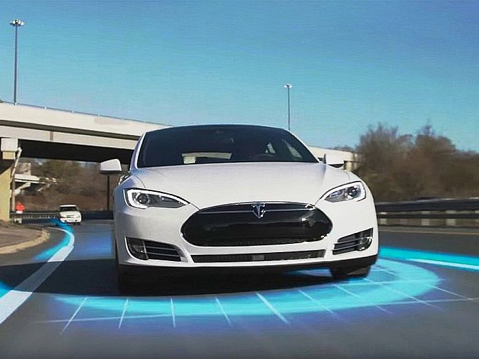 Zlepšený Autopilot Tesly bude po novom reagovať...