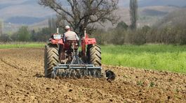 Farmári chcú meniť ústavu, dôvodom je vlastníctvo pôdy