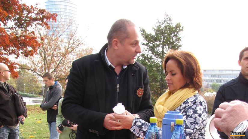 Starosta mestskej časti Vrakuňa Martin Kuruc a...