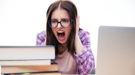 Používate tieto slová často? Potom ste pod stresom! 