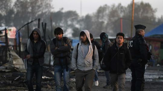 Británia dá Francúzsku na posilnenie hranice pred migrantmi 44,5 milióna libier 
