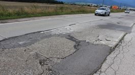 Turčianska cesta prvej triedy pripomína tankodróm