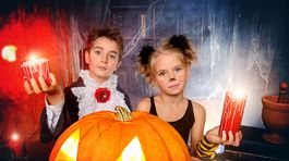 Sviatky sviečok a zubatých tekvíc