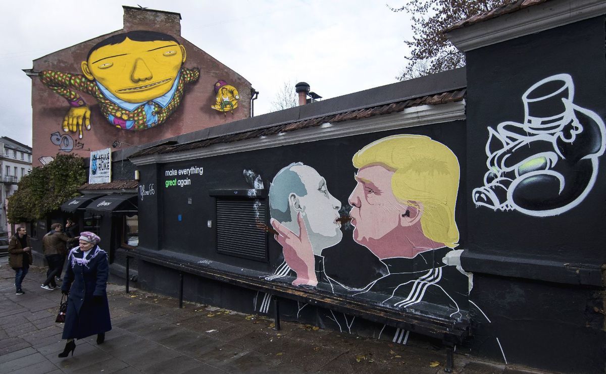 Litva, graffiti, Vladimir Putin, Donald Trump, bozk