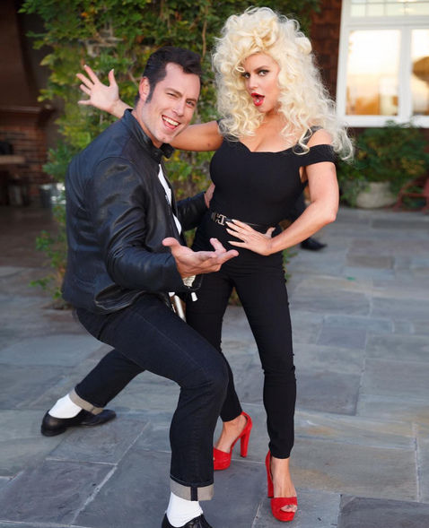 Speváčka a herečka Jessica Simpson s manželom...