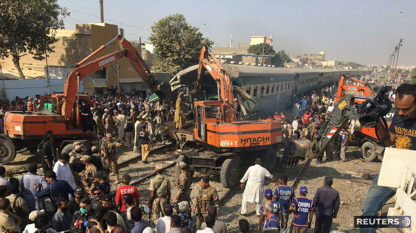 Pakistan, Karáčí, vlak, zrážka, nehoda