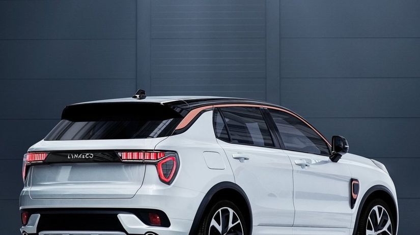 Nápadné SUV je dlhé 4 530, široké 1 855 a...