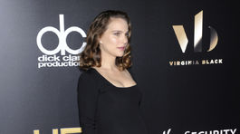 Herečka Natalie Portman žiarila v kreácii The Row.
