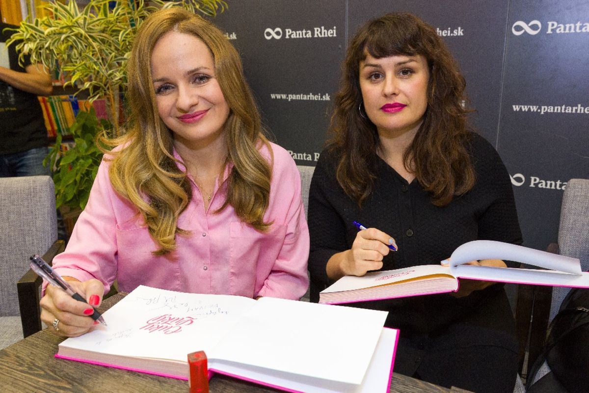 Petra Polnišová a Zuzana Šebová počas krstu...