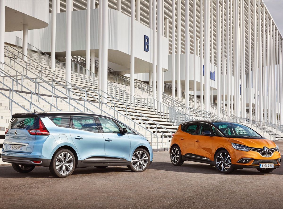 Súčasná generácia Renaultu Scénic a Grand...
