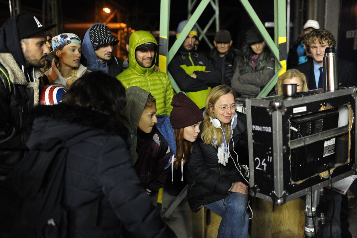 Andrea Sedláčková pri nakrúcaní filmu Backstage.