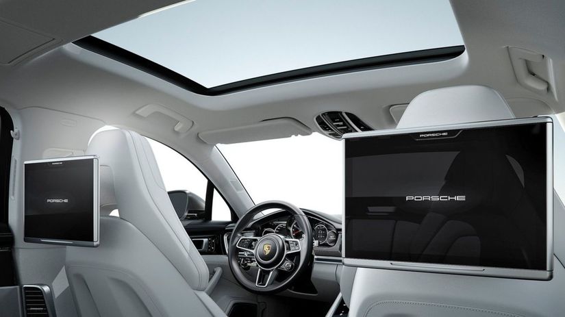 Príplatkový infotainment tvoria dva odnímateľné...