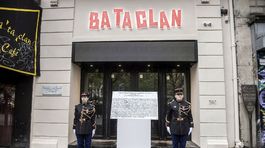 Rodiny obetí útoku v parížskom Bataclane podali žalobu pre nečinnosť vojakov